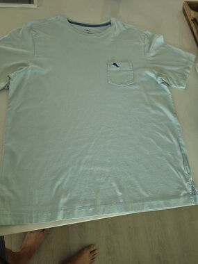 Tommy Bahama Men’s Short-Sleeve Pocket Tee in Light Aqua- Small